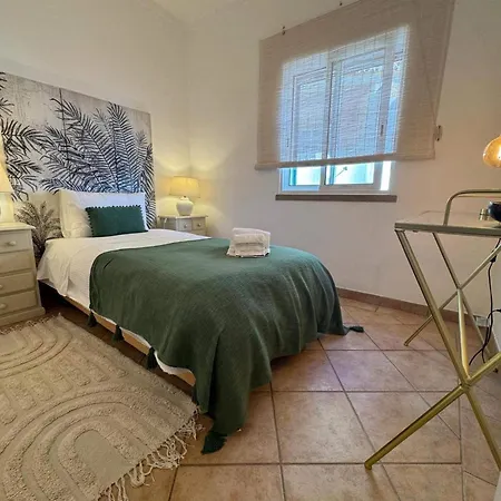 Cosy 3 Bed Old Town Albufeira