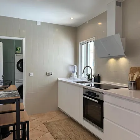 Cosy 3 Bed Old Town アパート アルブフェイラ